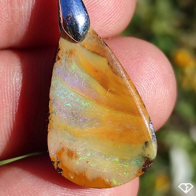 Opale Natural Boulder Pendant - Australia