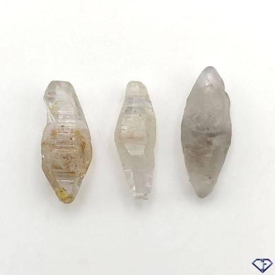 Lot of 3 natural raw sapphires. Collection stones from Sri Lanka.
