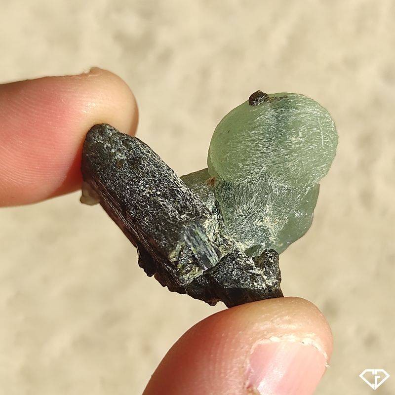 Prehnite on sale with epidote