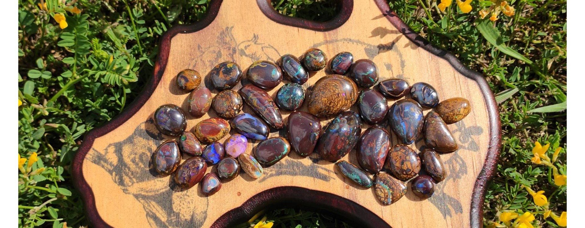Opals of Australia, discover the different types of Opals and the Australian deposits